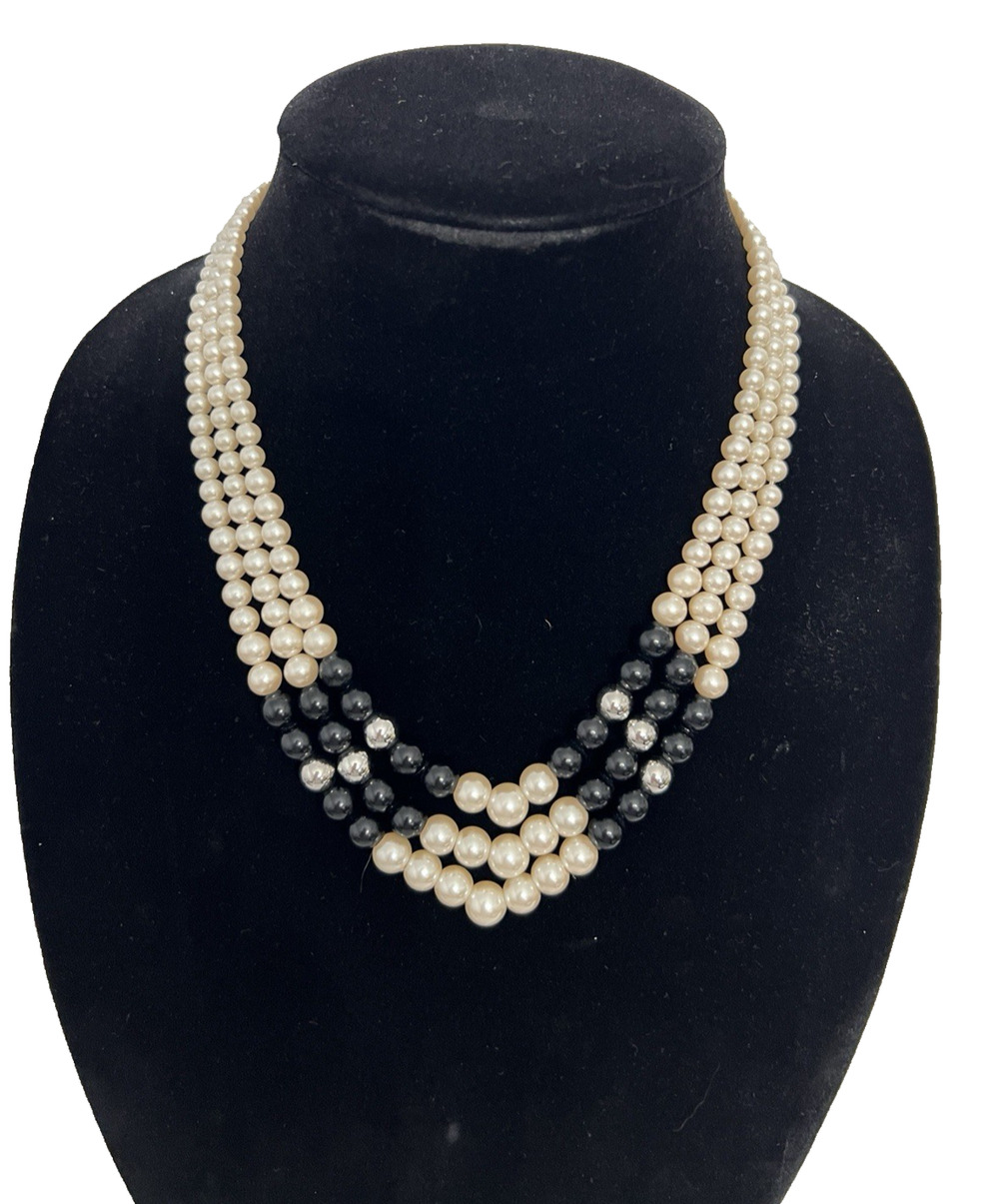 Richelieu 3 Multi-strand Graduated Ivory & Black Faux Pearl Necklace MCM Vintage